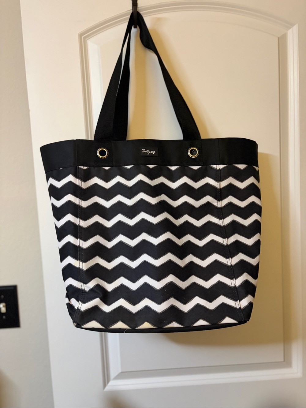 Large Thirty-One Black and White Chevron Tote